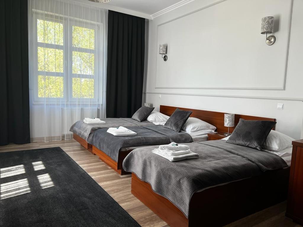 Nad Stara Nida *** Hotel Pinczow Exterior photo